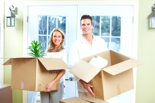 Careful wrapping and labelling of household items in Knightsbridge